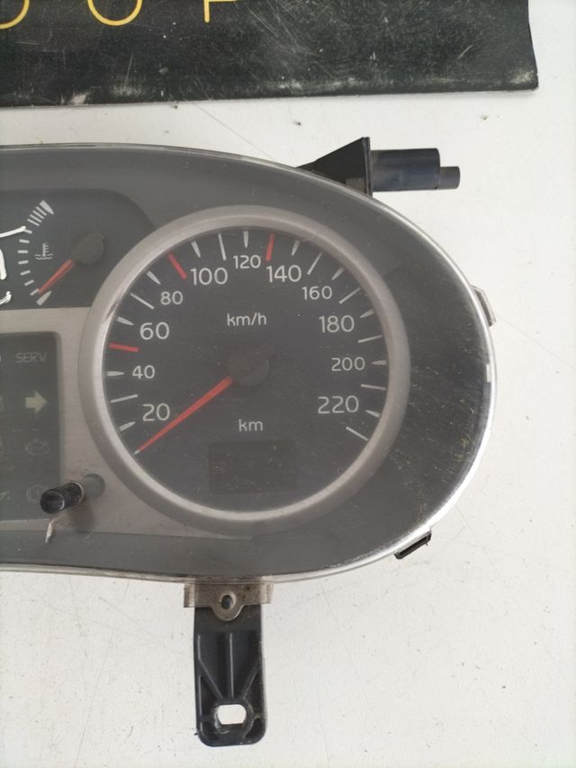 Cuadro de instrumentos Renault clio II 8200261102