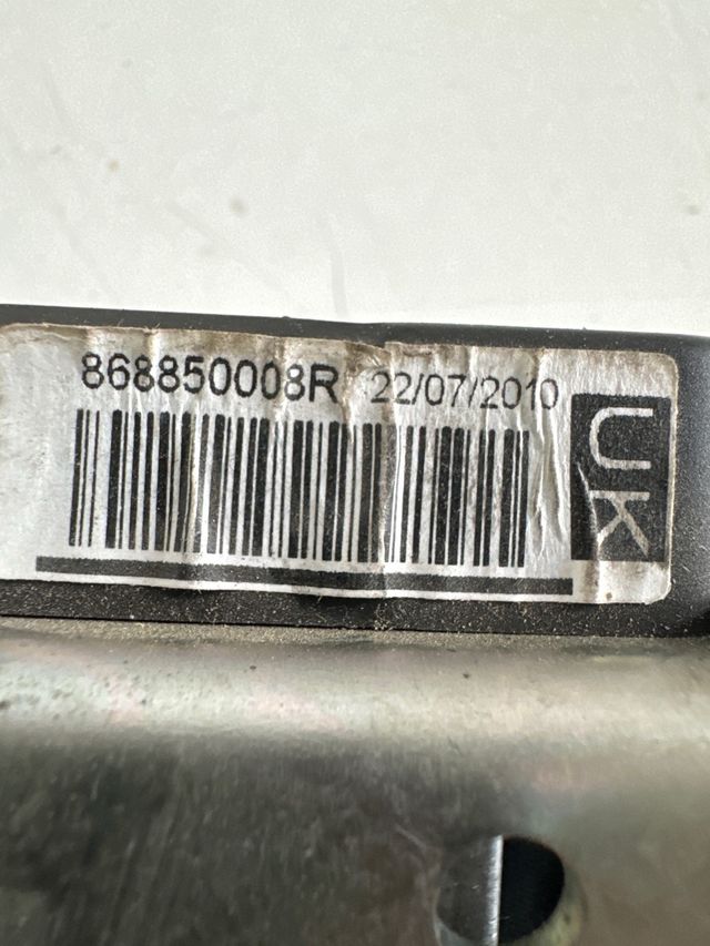 Cinturon de seguridad delantero izquierdo Renault Megane III 2009-206 Referencia original : 868850008R