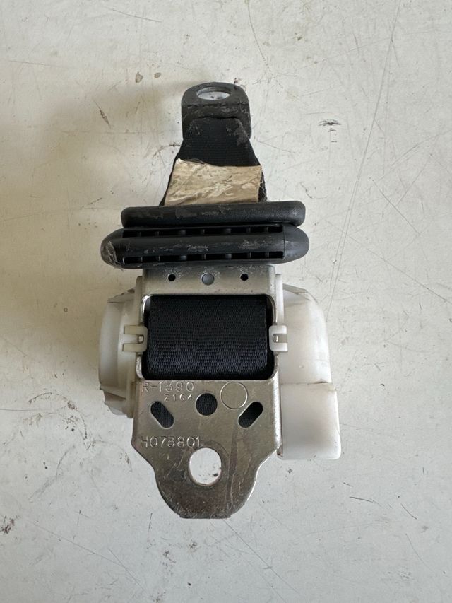 Cinturon trasero derecho Peugeot 107 / Citroen c1 / Toyota Aygo 2005-2014 , 5 puertas Referencia original : 7P1200