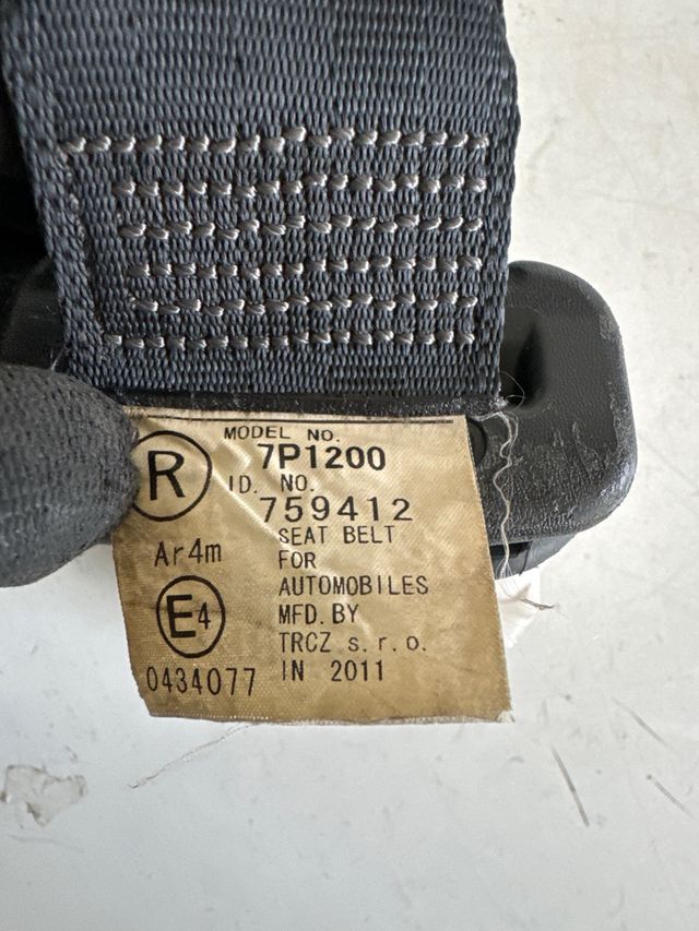 Cinturon trasero derecho Peugeot 107 / Citroen c1 / Toyota Aygo 2005-2014 , 5 puertas Referencia original : 7P1200