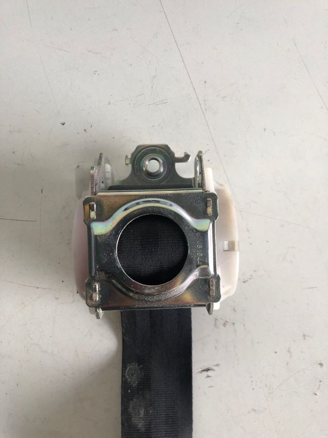Cinturón de seguridad trasero derecho citroën c4 Picasso 2006-2014 Referencia original : 9654437877