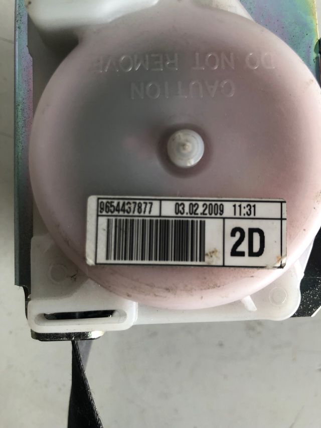 Cinturón de seguridad trasero derecho citroën c4 Picasso 2006-2014 Referencia original : 9654437877