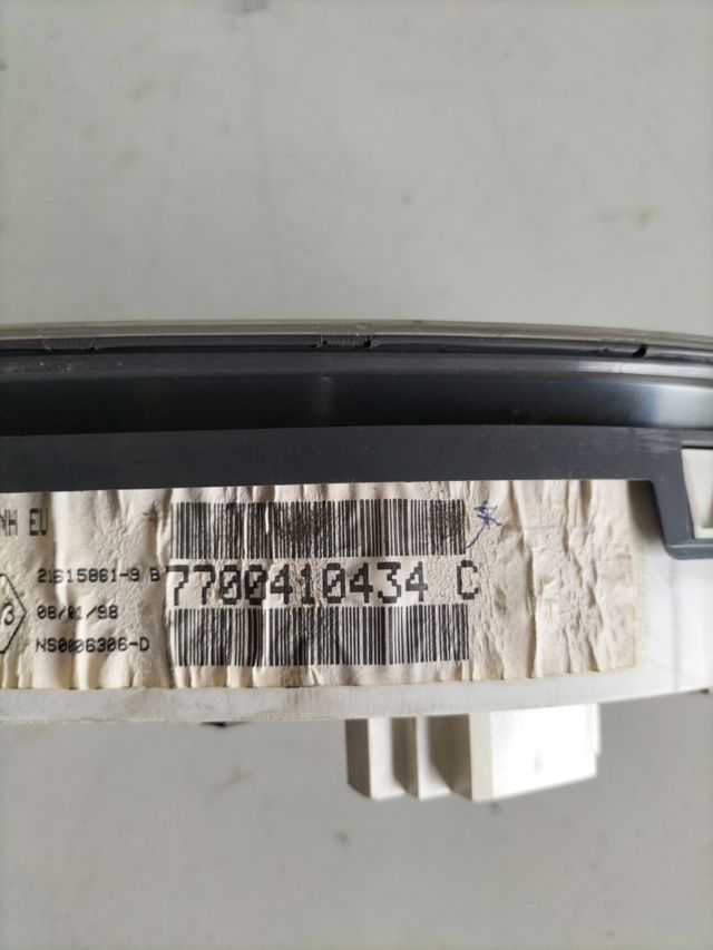 Cuadro de instrumentos Renault Clio II            referencia original : 7700410434