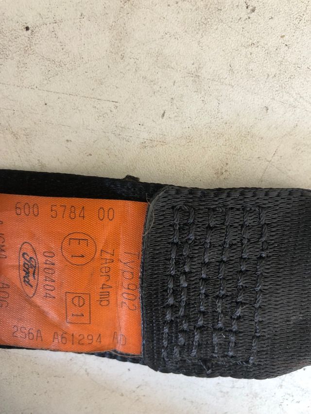 Cinturón de seguridad delantero derecho Ford fiesta V Referencia original : 2S6AA61294