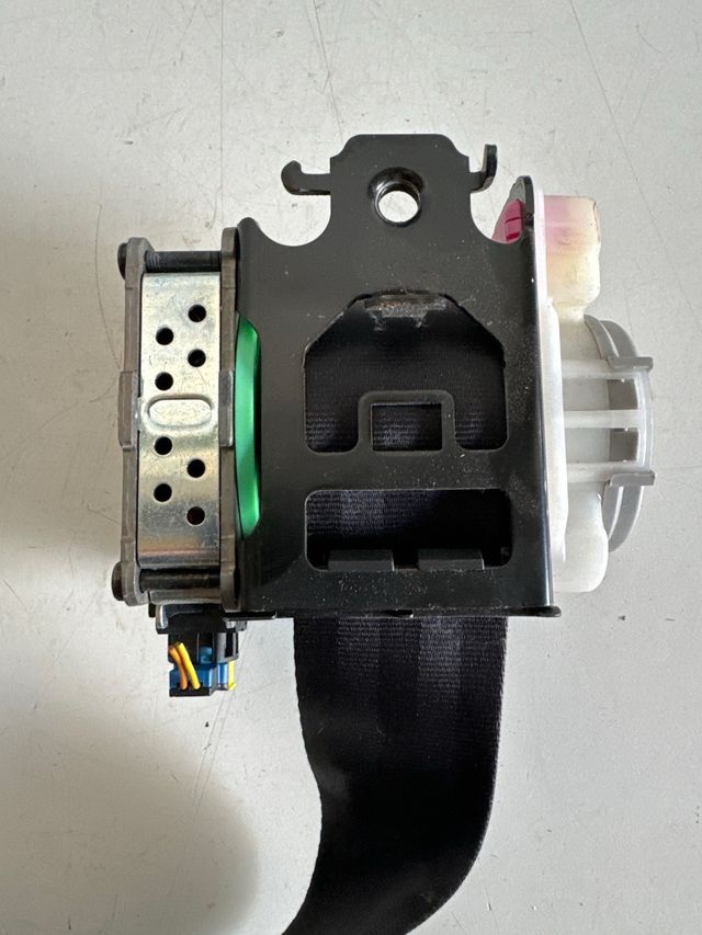 Cinturon de seguridad delantero izquierdo Citroen C4 2010-2018 Referencia original : 96871491XX