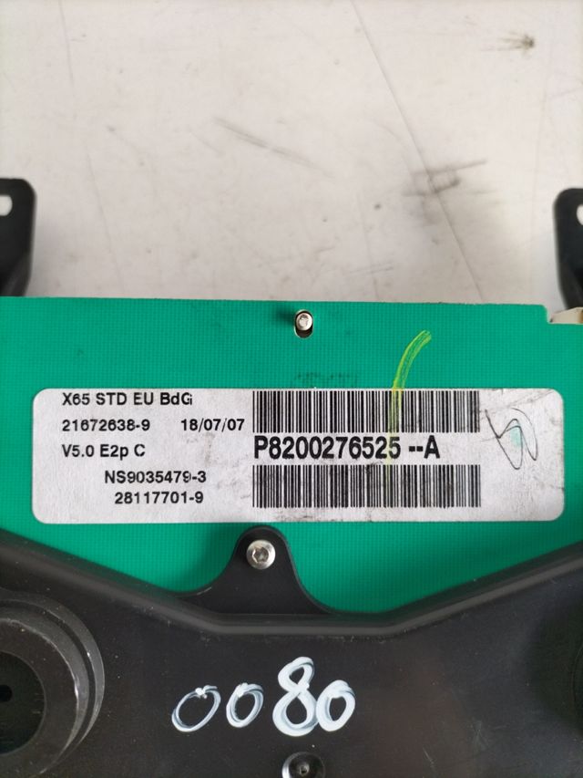 Cuadro de instrumentos Renault Clio II            referencia original : 8200276525