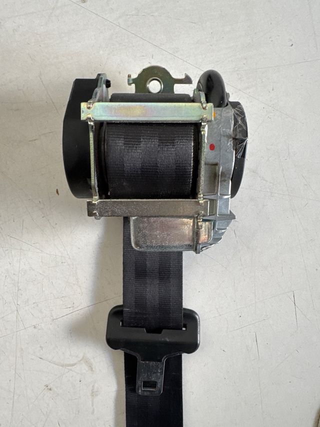 Cinturon de seguridad delantero derecho Peugeot 207cc Referencia original : 96532257XX
