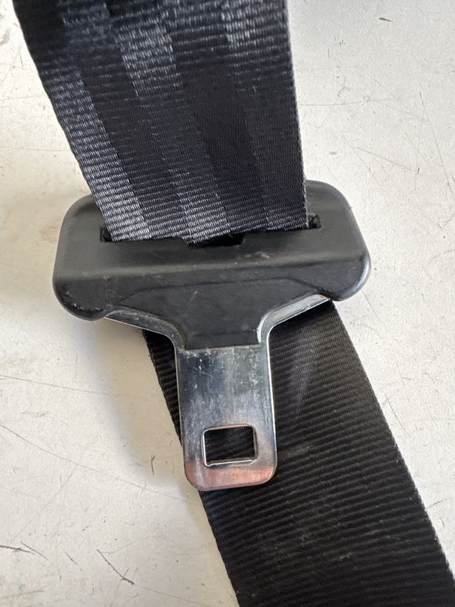 Cinturon de seguridad delantero derecho Peugeot 207cc Referencia original : 96532257XX