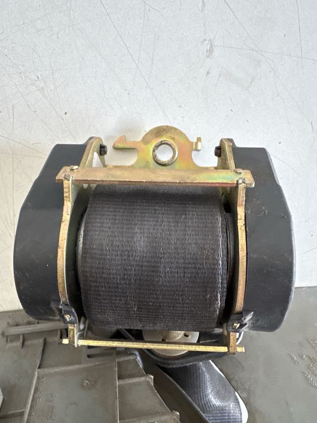 Cinturon de seguridad delantero derecho Renault trafic / opel vivaro / nissan primastar II 2001-2014 Referencia original : 8200300778 / 300778