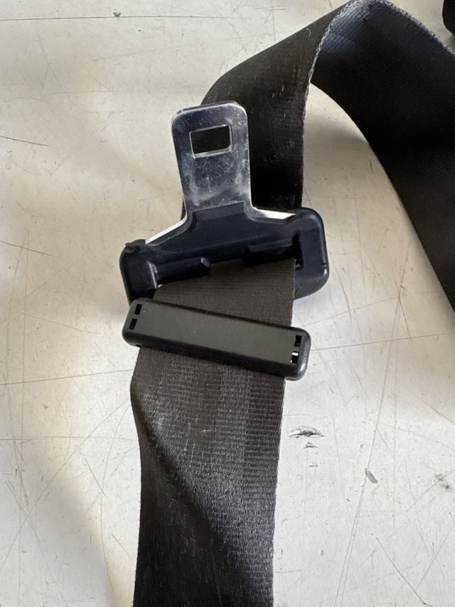 Cinturon de seguridad delantero derecho Renault trafic / opel vivaro / nissan primastar II 2001-2014 Referencia original : 8200300778 / 300778