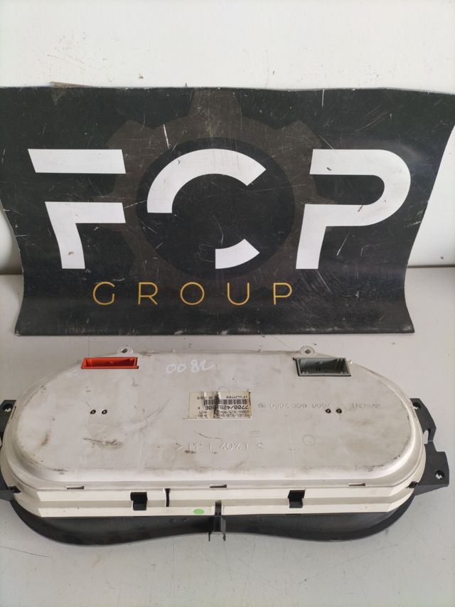 Cuadro de instrumentos Renault Clio II            
referencia original :  7700428506