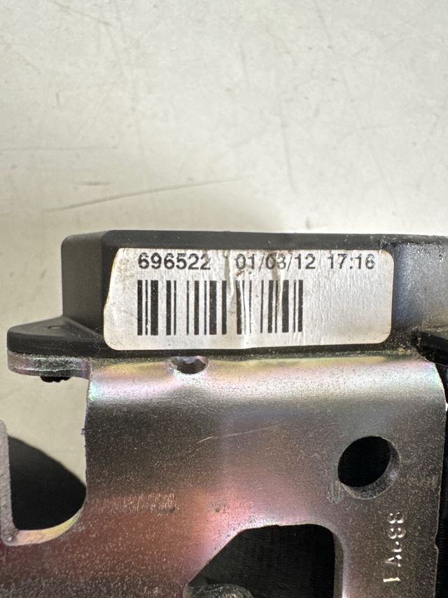 Cinturon de seguridad delantero derecho Renault trafic / Opel vivaro / Nissan primastar II 2001-2014 Referencia Renault : 8200696522 / 696522