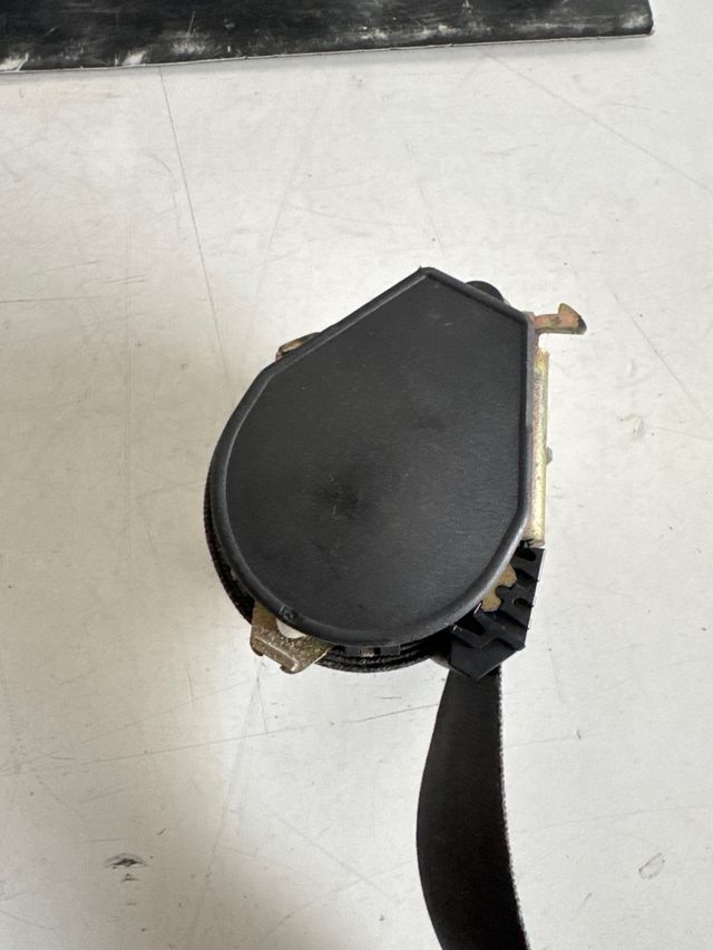 Cinturon de seguridad delantero derecho Renault trafic / Opel vivaro / Nissan primastar II 2001-2014