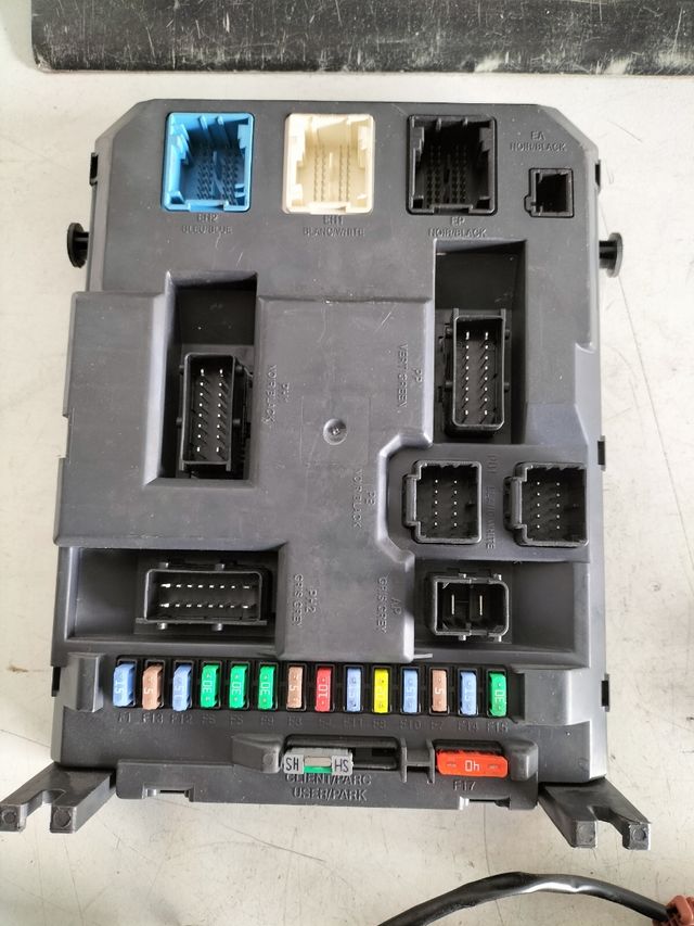 kit de arranque Citroën C3 1.4HDI ECU Bosch Referencia : 0281017337 - Edc17C10 Referencia original PSA : 9676833080 BSI Referencia  : 9666952080