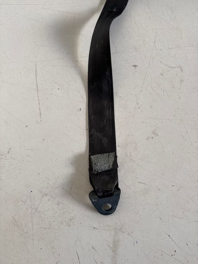 Cinturon de seguridad trasero derecho peugeot 207/ 5 puertas referencia original: 96498076XX