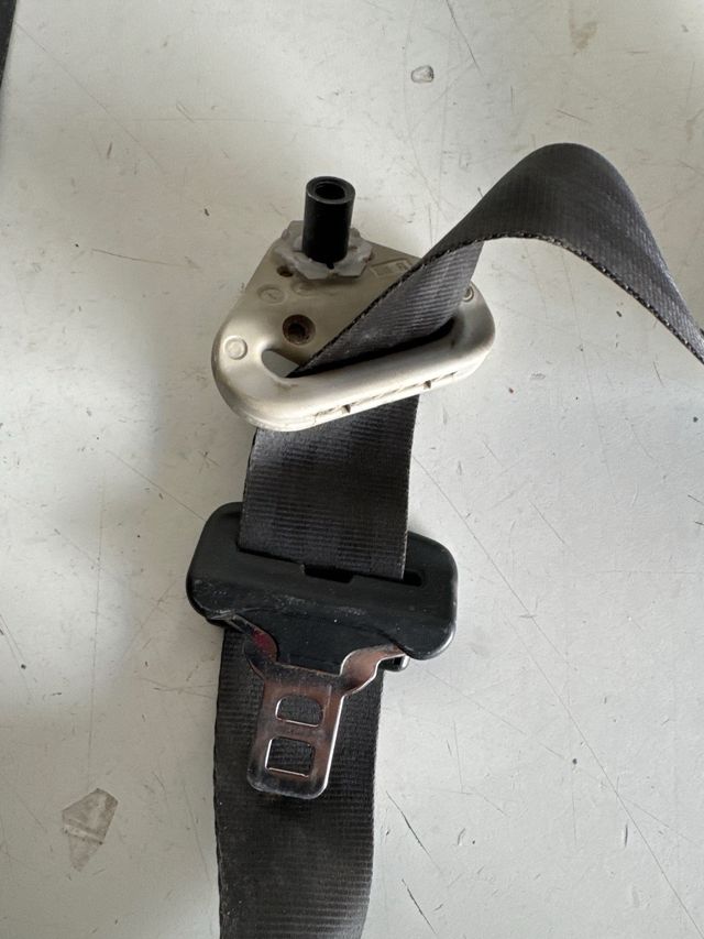 Cinturon de seguridad delantero derecho Citroen jumpy/ Peugeot expert/ Fiat scudo 2007-2016 Referencia original : 14972600XX