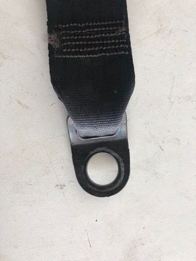 Cinturón de seguridad delantero derecho Peugeot 107 / Citroën C1 / Toyota Aygo, 3 puertas Referencia original : 7P1190P