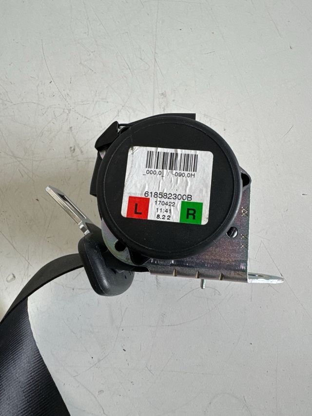 Cinturon trasero derecho - izquierdo land Rover Range Rover Evoque Referencia original : BJ32611B68AD8PVJ / 618582300B / 618654700
