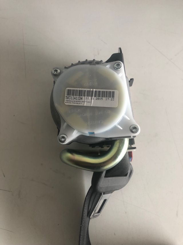 Cinturón trasero izquierdo Renault Kadjar Referencia original : 888419687R - 5035K6J1HR - 308629999JN7   
