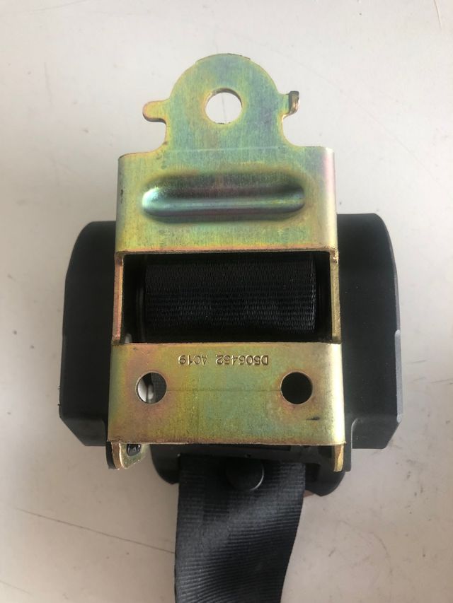 Cinturón de seguridad trasero izquierdo Peugeot 307 cc