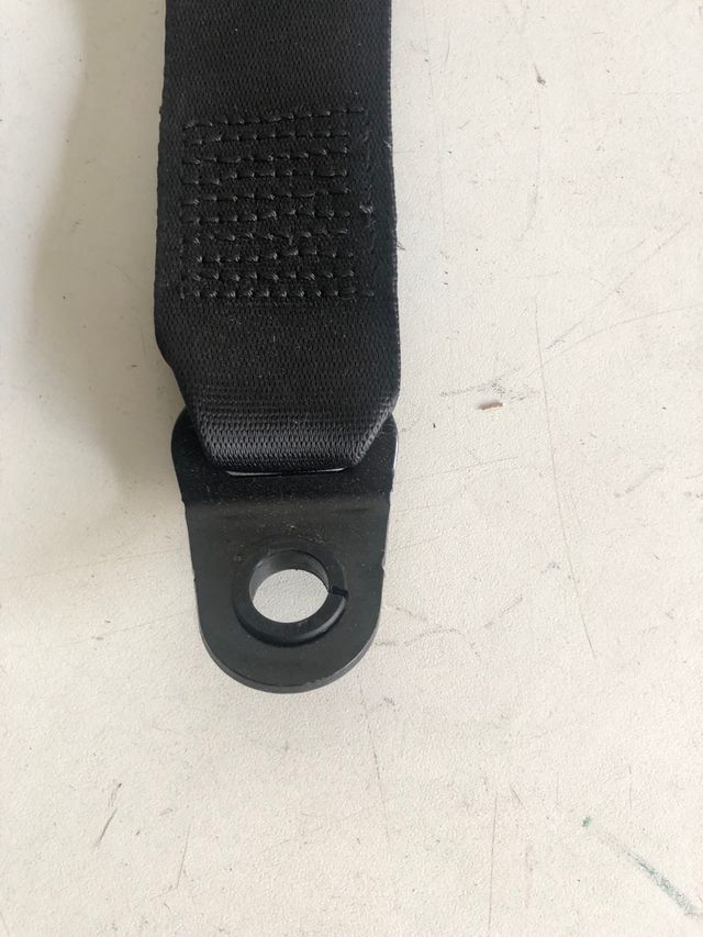 Cinturón de seguridad trasero derecho / izquierdo mini One cooper clubman R56 Referencia original : 601030000E