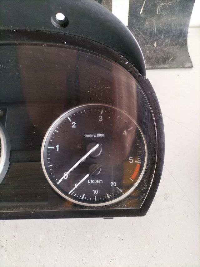 Cuadro de instrumentos BMW 320D Seria 3              Referencia original : 9220963-01