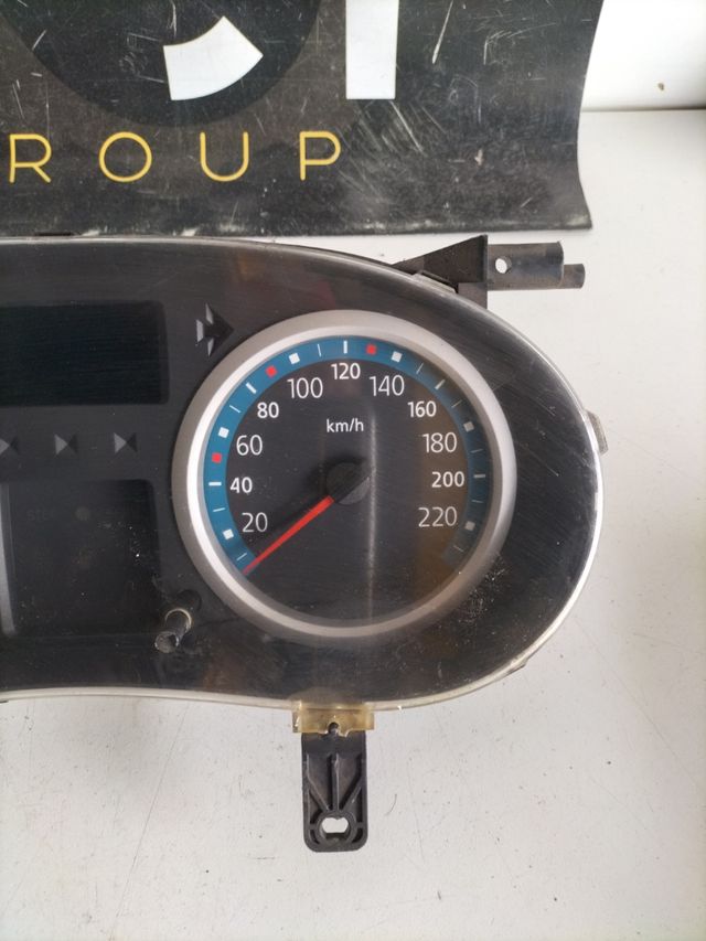 Cuadro de instrumentos Renault Clio 2            Referencia original : 8200451342