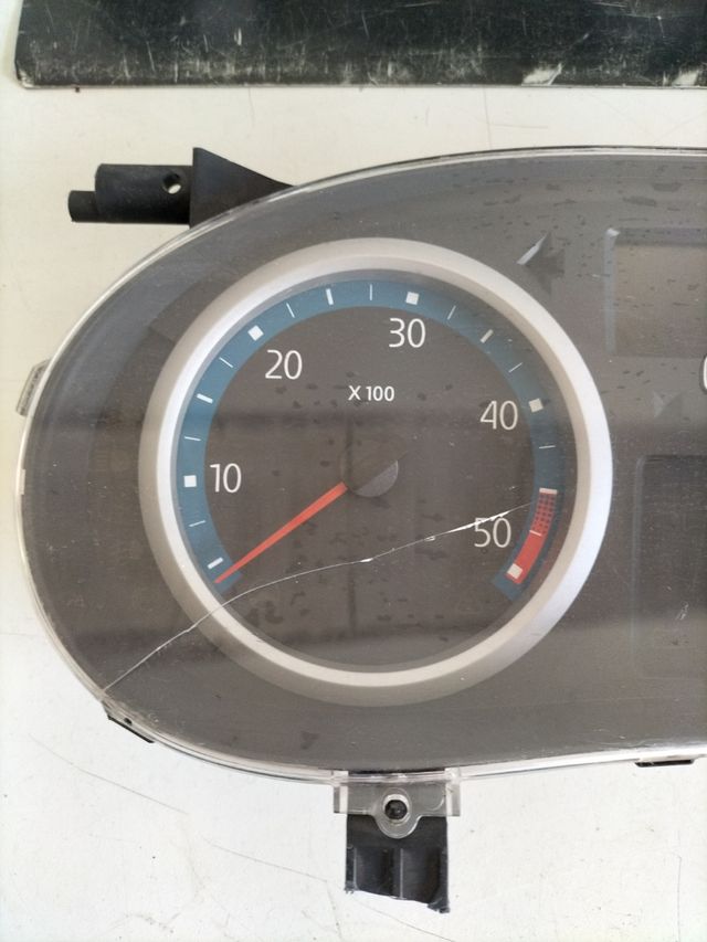 Cuadro de intrumentos Renault Clio II              referencia original : 8200451344
