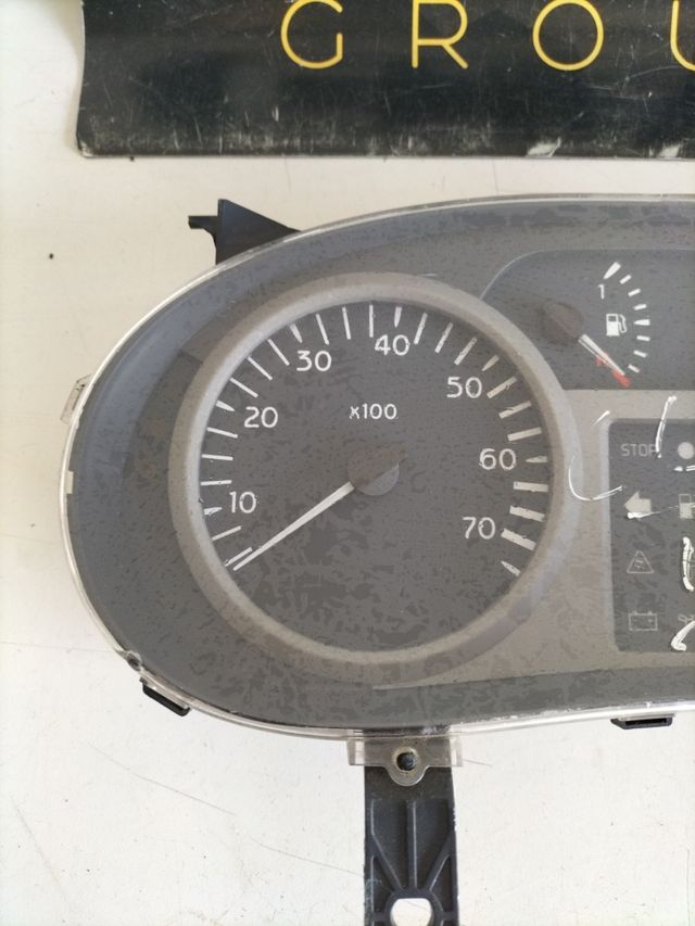 Cuadro de intrumentos Renault Clio 2             
referencia original : 8200059765