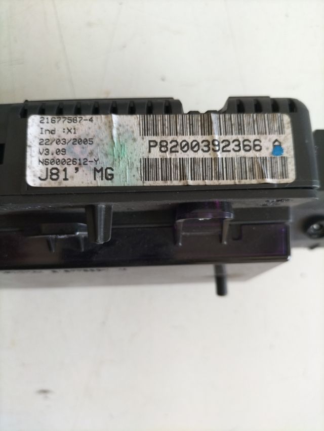 Cuadro de intrumentos Renault Espace IV       
Referencia original : 8200392366