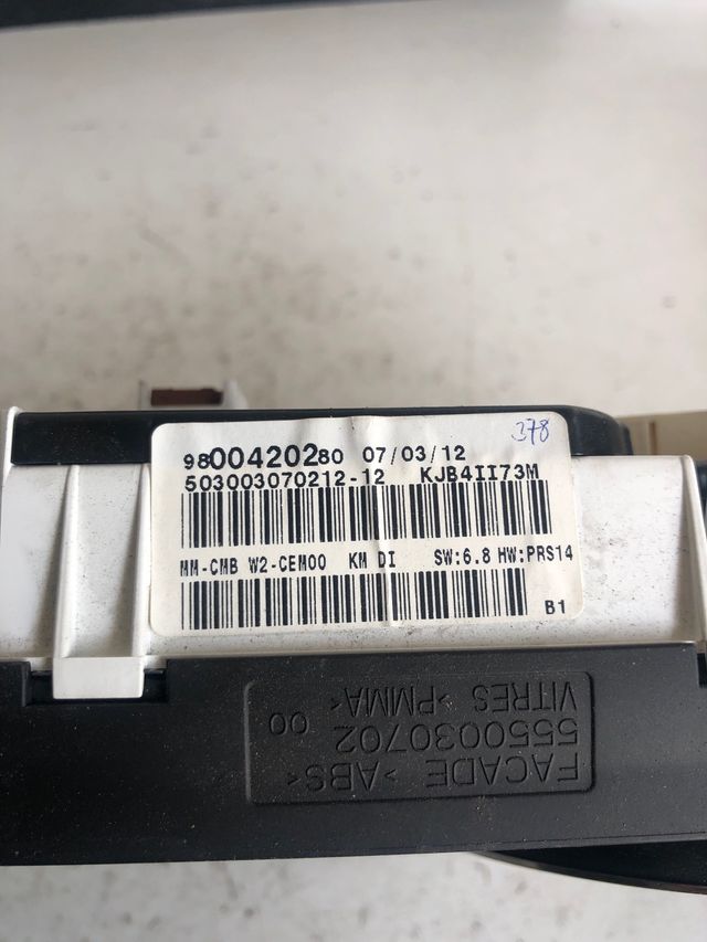 Cuadro de instrumentos Peugeot 508 1.6 hdi  referencia original :  9678565980 / 9800420280        con 83883 km 