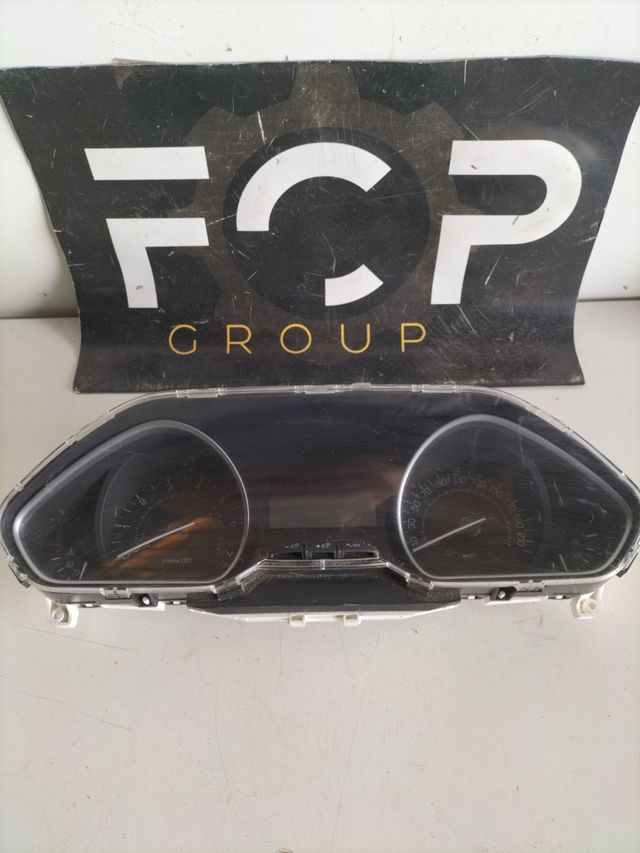 Cuadro de instrumentos peugeot 208              referencia original : 9825986180