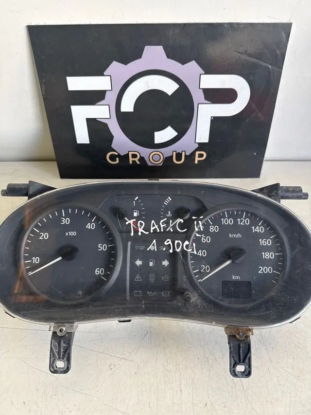 Cuadro de instrumentos para Renault Trafic II. 1.9 DCI Referencia original : 8200006337