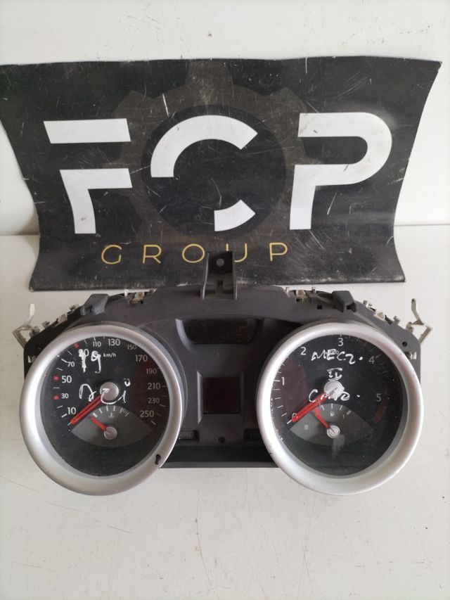 Cuadro de intrumentos Renault Megane II 1.9 DCI 
  referencia original :  8200399701