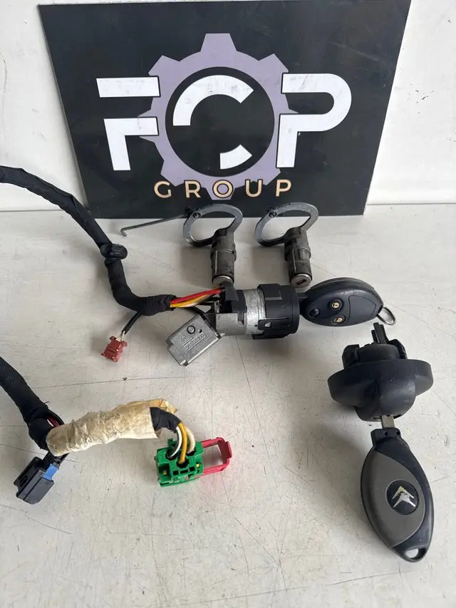 Clausor con dos llaves y cableado. + cerradura de puerta Citroen C8