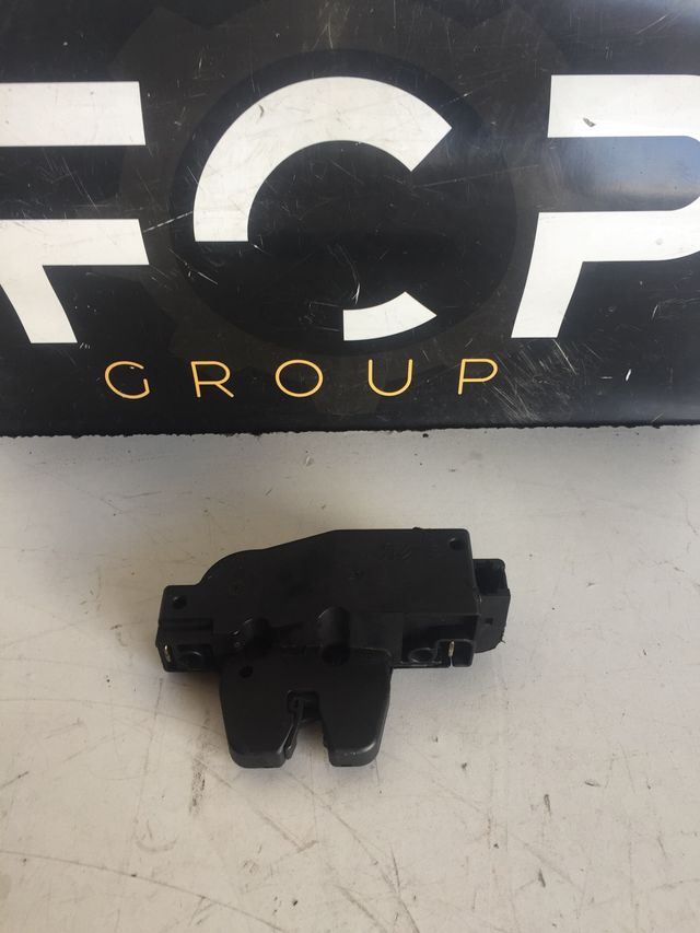 Cerradura maletero porton Peugeot - Citroën
Referencia original : 9646091480