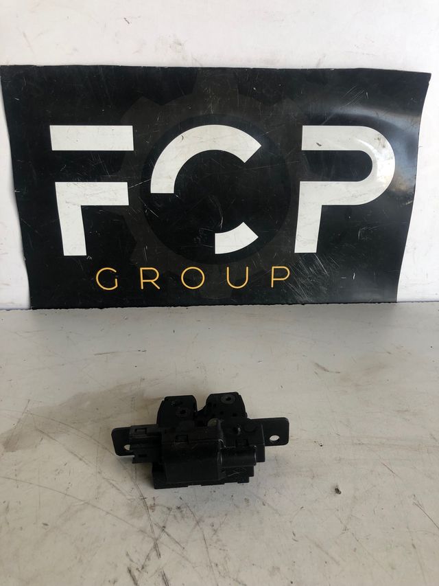 Cerradura portón / maletero Renault clio 3 / megane 2 / scenic 2
Referencia original : 8200947699