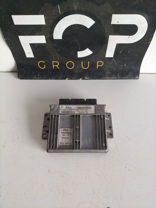 Centralita motor sagem Citroën Xsara Picasso 2.0 16v gasolina
Referencia original : 9657258780 / 9655826580 / s2000pm2 cemo / 21585228-9 / 84820v02 / 4314048117