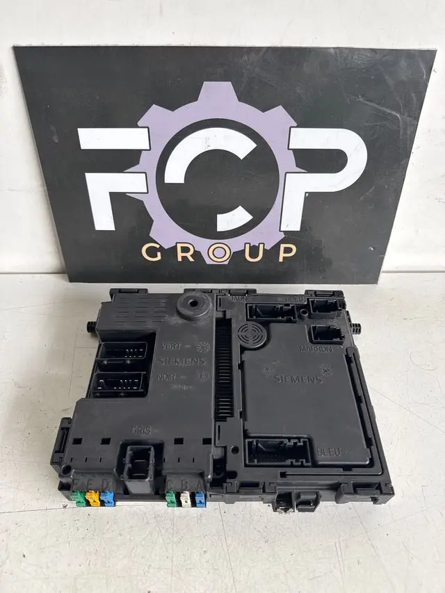 Caja de reles fusibles BSI T1 B2 Peugeot / Citroen Referencia Siemens : S105872300 - Referencia original  9626460880