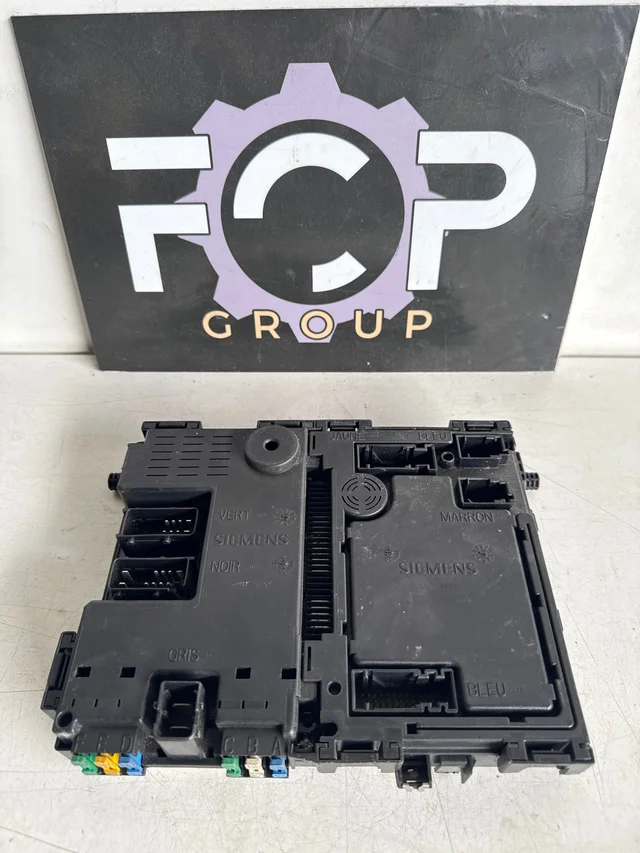 Caja de reles fusibles BSI T1 B2 Peugeot / Citroen Referencia Siemens : S105872300 - Referencia original  9626460880