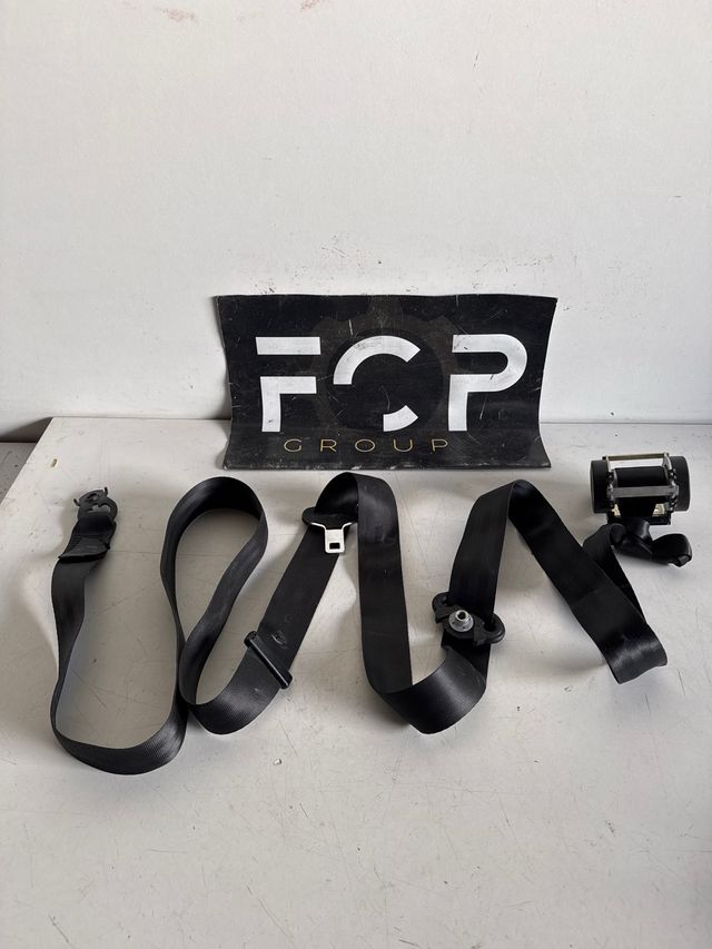 Cinturon de seguridad delantero derecho Renault trafic / Opel vivaro / Nissan primastar II 2001-2014 referencia Renault : 8200696519 / 696519