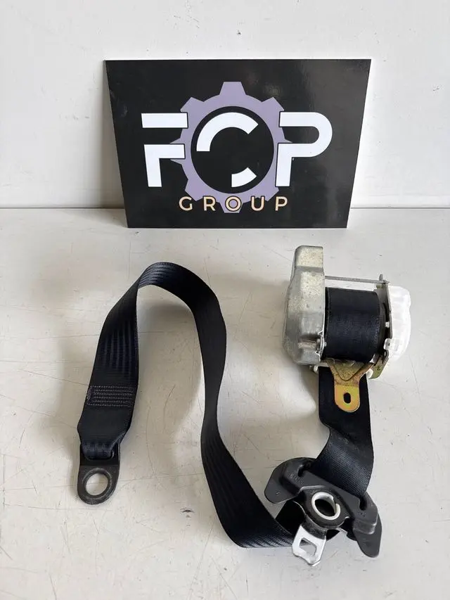 Cinturón de seguridad delantero derecho Peugeot 107 / Citroën C1 / Toyota Aygo, 3 puertas Referencia original : 7P1190P