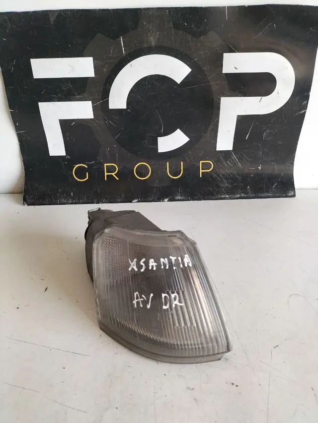 Piloto intermitente delantero derecho Citroën Xantia Mk1