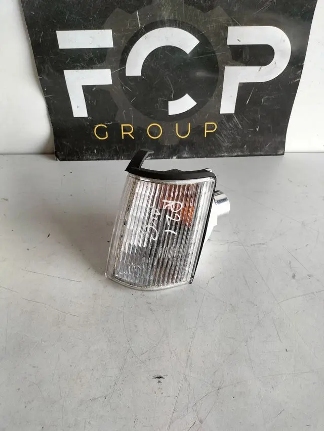 Piloto intermitente delantero izquierdo Renault R21 MK1 indicador de direccion delantero izquierdo Renault R21 MK1 Referencia original : 7700765490