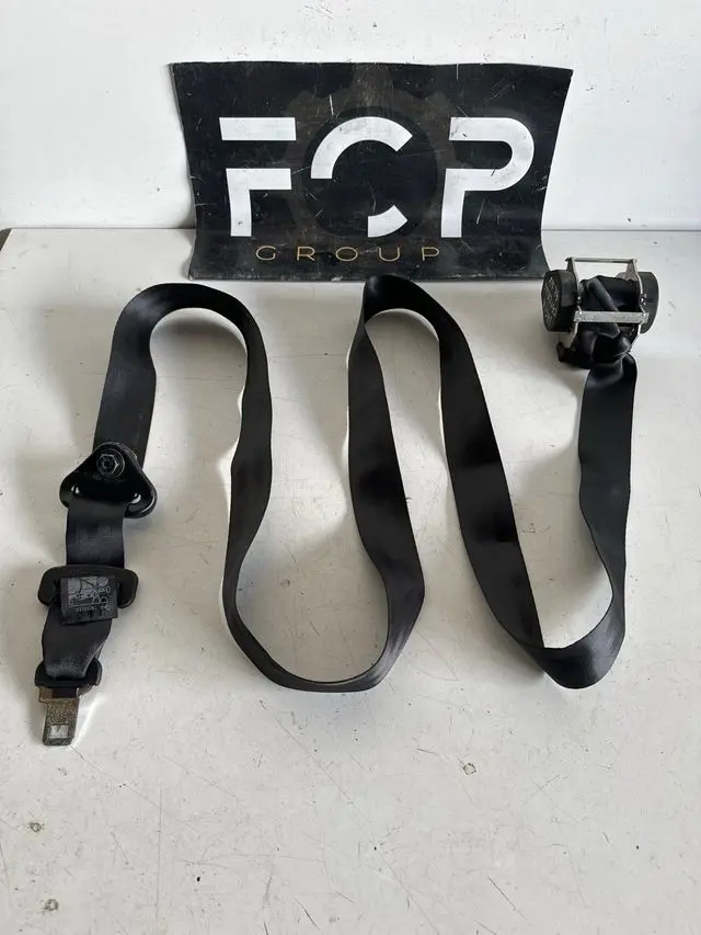 Cinturon de seguridad trasero central Dacia Sandero Referencia pieza : 531836