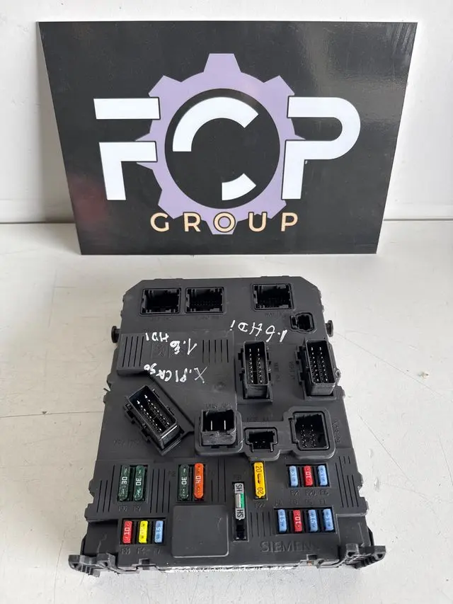 Caja de reles / fusibles Peugeot - Citroën Referencia PSA : 9650584680 Referencia Siemens : S118085220