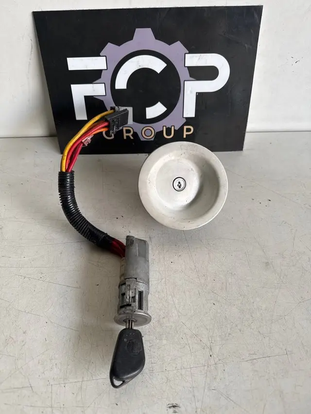 Clausor de arranque Peugeot 106 con llave + tapa de combustible
