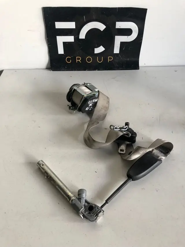 Cinturón de seguridad delantero derecho Renault Scenic 3 2009-2016 Referencia original : 868851641