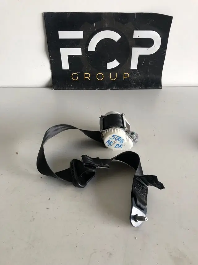 Cinturón de seguridad trasero derecho Peugeot 3008 / 5008 Referencia Original: 9682053580 Referencia TRW Automotive : 34040963