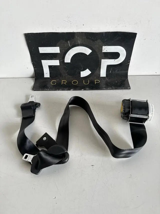 Cinturon de seguridad trasero izquierdo Renault trafic / Opel vivaro 2014-> Referencia original : 898413824R / 93459460 / 34144158D